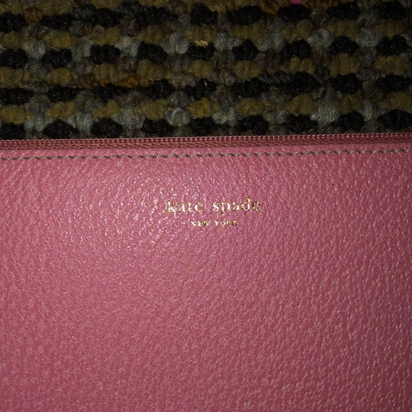 🎉SALE🎉Pink Kate Spade ♠️ wristlet 🌸💕🌸 - Picture 2 of 3